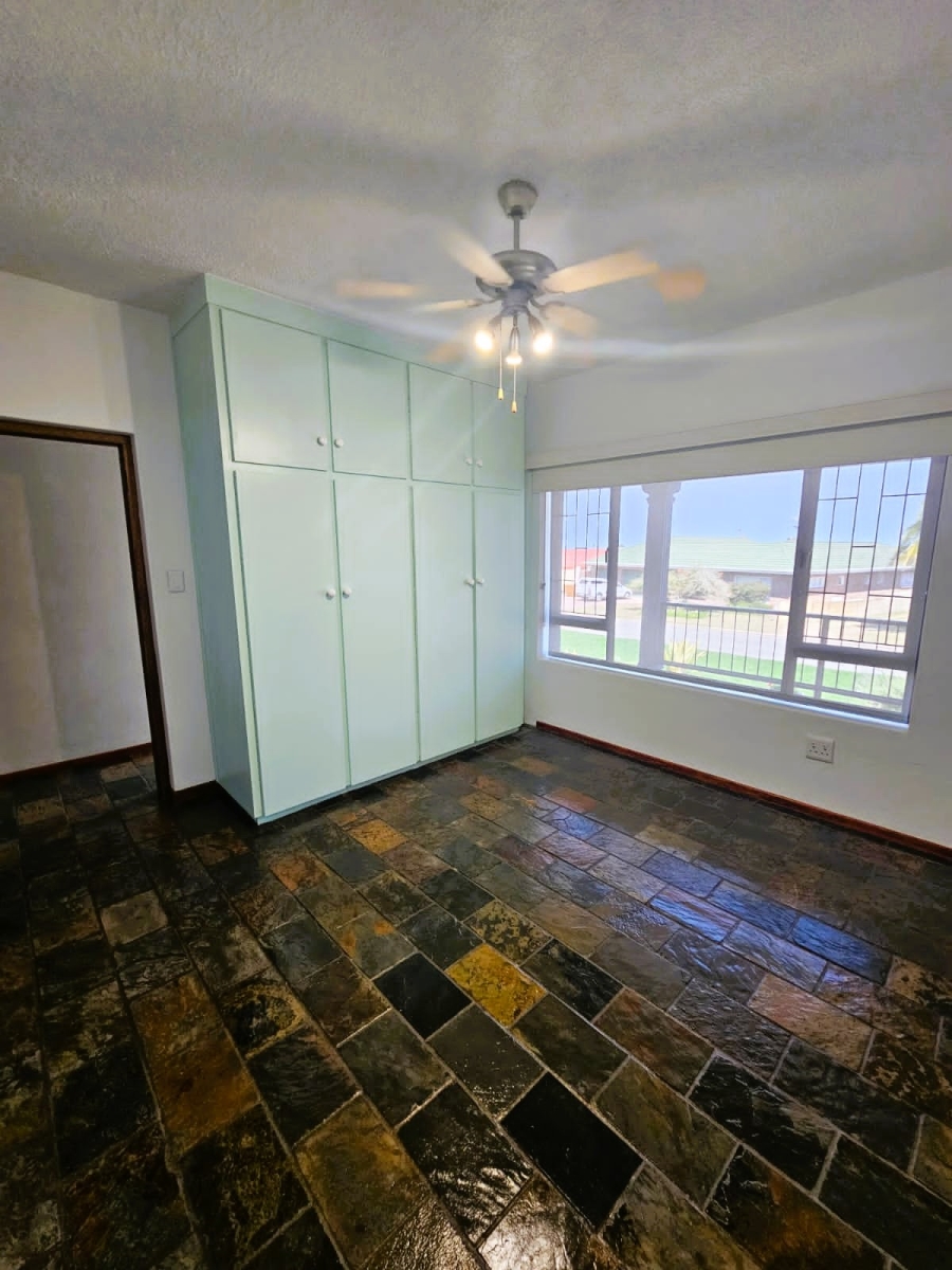 5 Bedroom Property for Sale in Stilbaai Wes Western Cape